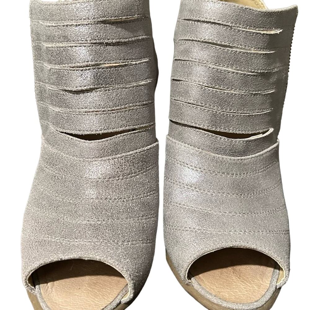 Josef Seibel Bonnie 15 Bootie Cutout Open Toe Shoe size 10-10.5 / 41EU Silver